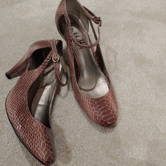 Sam & Libby brown snakeskin heels - Picture 2 of 10